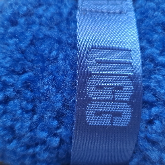 Ugg sandals size 6 woman - Picture 6 of 7